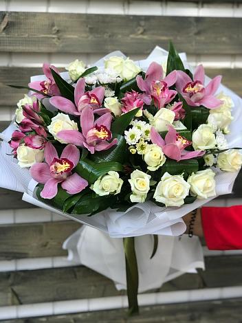 Букет цветов из: Розы и Хризантемы в Вожеге