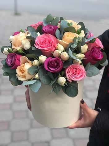 Цветочная композиция из Розы в шляпной коробке в Вожеге